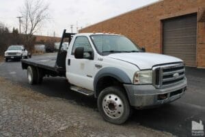 2005 FORD F550 XLT SD FLATBED TRUCK
